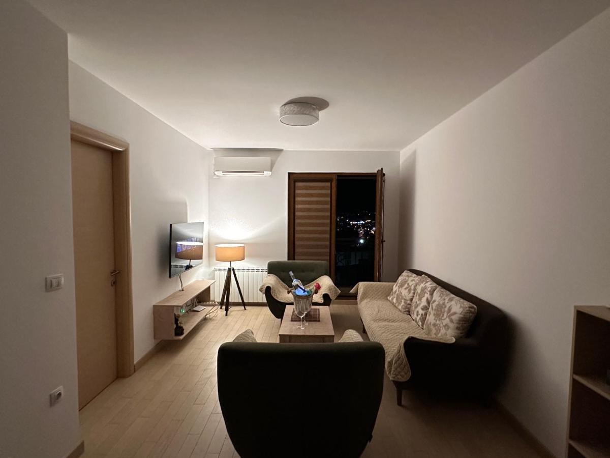 Dow Apartments - Luxury 13Th Floor, Parking Skopje Bagian luar foto