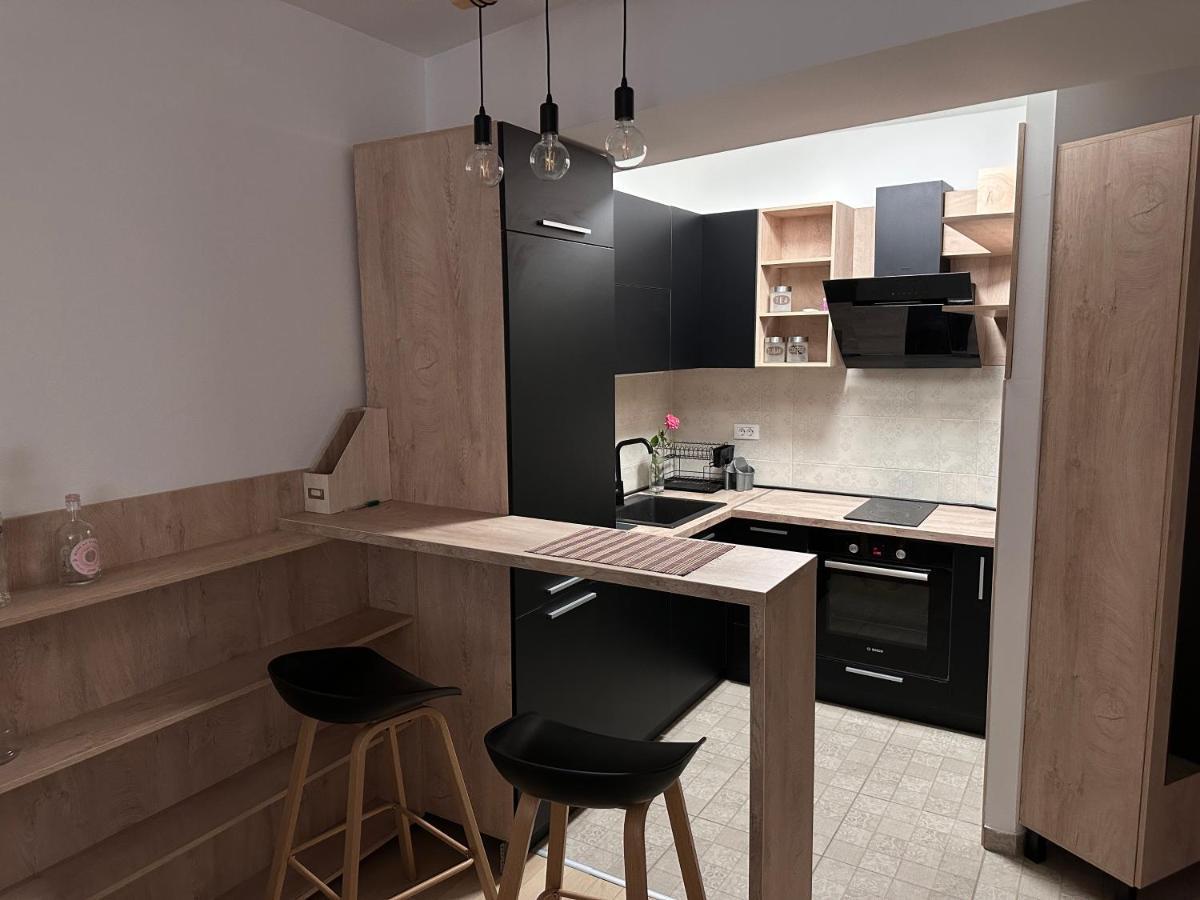 Dow Apartments - Luxury 13Th Floor, Parking Skopje Bagian luar foto