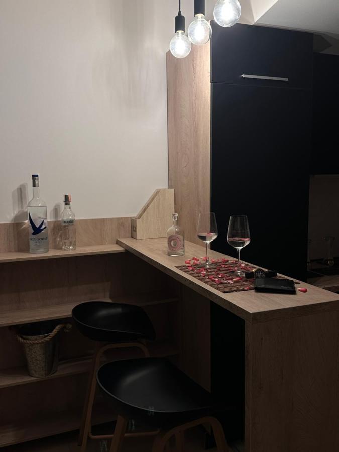 Dow Apartments - Luxury 13Th Floor, Parking Skopje Bagian luar foto