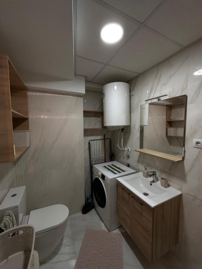 Dow Apartments - Luxury 13Th Floor, Parking Skopje Bagian luar foto